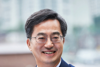 김동연 경기도지사 "정치판이 바뀌지 않으면 해결의 길이 없다"