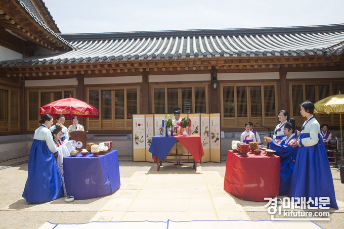 전통혼례 모습.<사진=수원문화재단>
