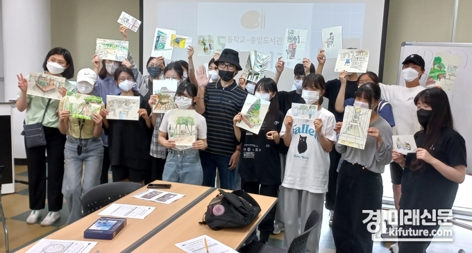 군포시 중앙도서관 청소년 인문학 교실 모습. <사진=군포시>