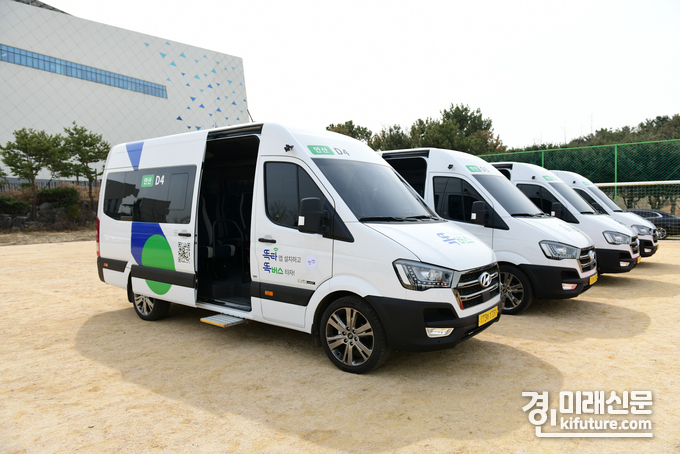 오는 21일부터 대부도 전역을 달리는 '똑버스' 모습. <사진=안산시>