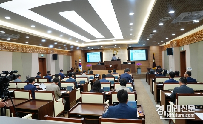 평택시의회가 제242회 임시회 폐회를 하고 있다. <사진=평택시의회>