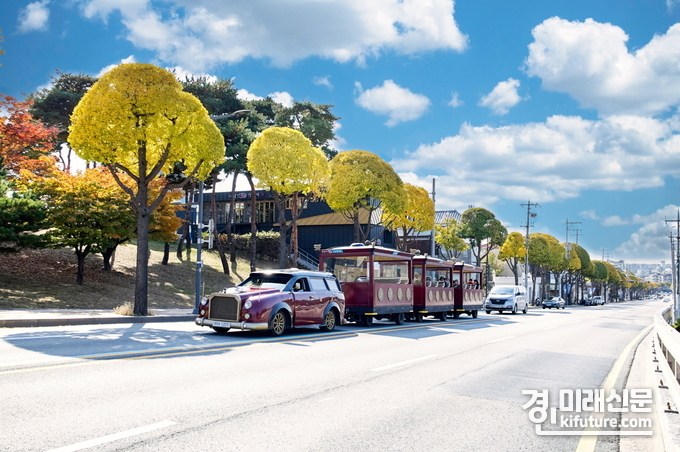 정조로 테마 가로수길 모습. <사진=수원시>