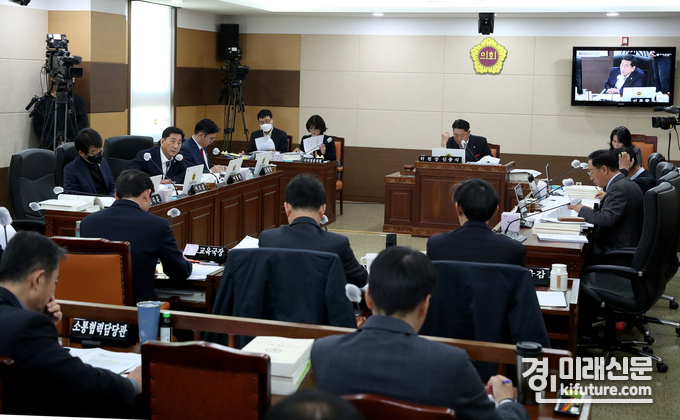 인천광역시의회 교육위원회가 인천광역시교육청 행정사무감사를 실시하고 있다. <사진=인천시교육청>