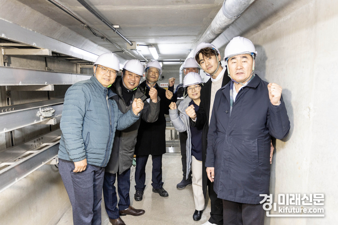 안산시의회 도시환경위원회가 지난 28일 제286회 제2차 정례회 중 안산시 공동구시설을 둘러보고 있다. <사진=안산시의회>