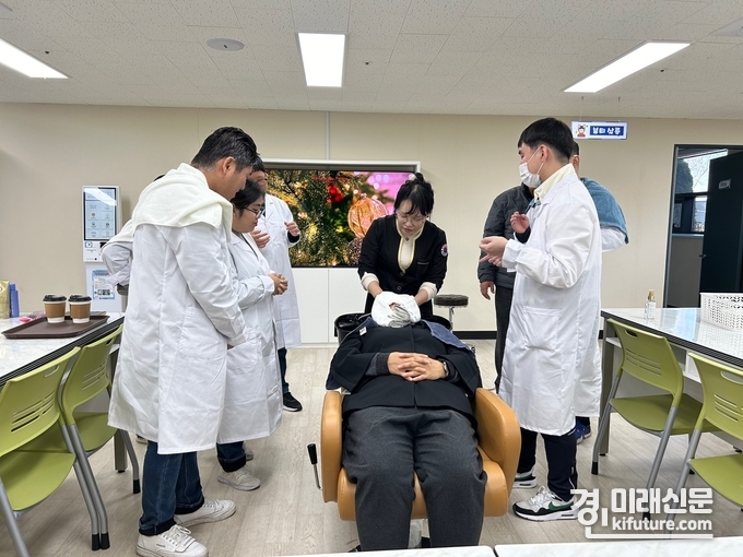 오산시하나울복지센터가 발달장애인두피관리사 전문가 양성과정을 운영하고 있다. <사진=오산시>