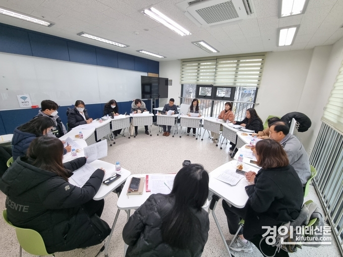 시흥시가 지역사회보장계획 1차 모니터링을 실시하고 있다. <사진=시흥시>