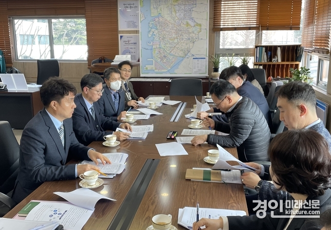인천광역시교육청이 인천시와 반도체·항공 분야 협약형 특성화고 지정 등 논의하고 있다. <사진=인천시교육청>