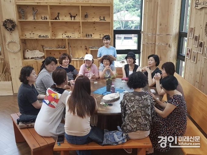 시흥시 산림복지센터가 산림치유 프로그램을 운영하고 있다. <사진=시흥시>