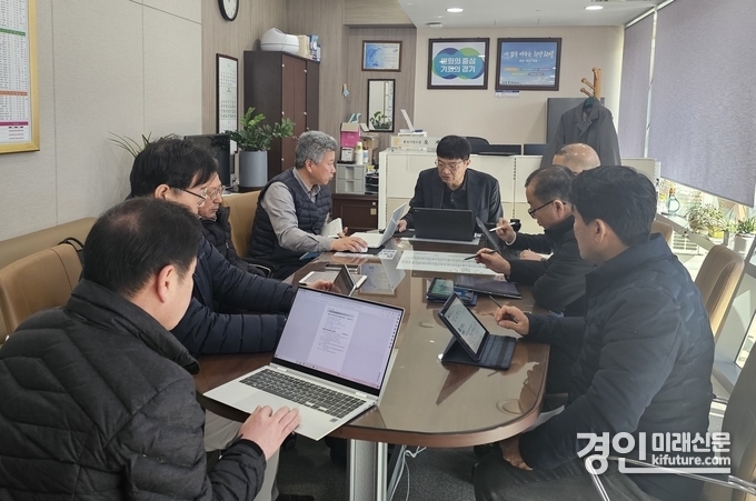 화성시가 종이없는 회의를 진행하고 있다. <사진=화성시>