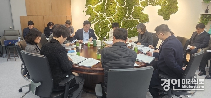 화성시가 지난 13일 여성가족청소년재단과 간담회를 진행하고 있다. <사진=화성시>