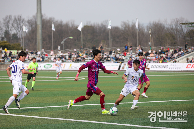 남양주시민축구단이 홈 개막전에서 진주시민축구단과 경기를 펼치고 있다. <사진=남양주시>