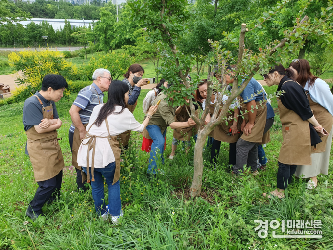 인천시가 시민정원사 교육을 하고 있다. <사진=인천시>