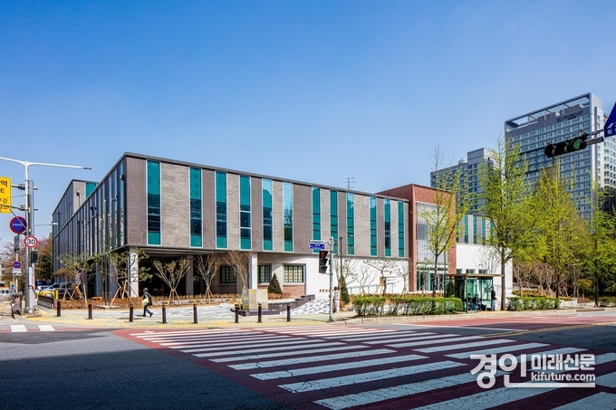군포시산본도서관 전경. <사진=군포시>