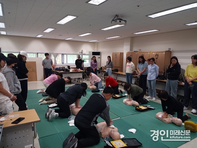 의왕도시공사가 초단시간근로자를 대상으로 교육을 실시하고 있다. <사진=의왕시>
