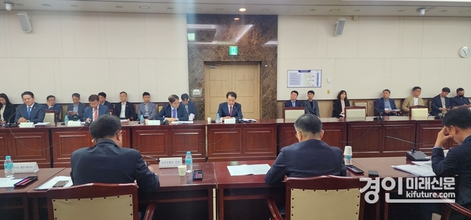지난 22일 정부서울청사에서 열린 선도지구간담회에서 하은호 군포시장이 발언을 하고 있다. <사진=군포시>