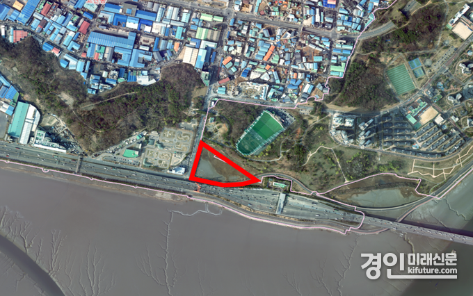 인천 남동구가 공공 체육시설 조성 예정지인 공유수면(빨간선) 지역. <사진=남동구> 