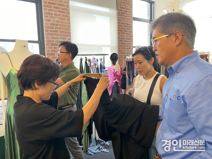 경기도가 뉴욕 수출로드쇼에 참가하고 있다. <사진=경기도>