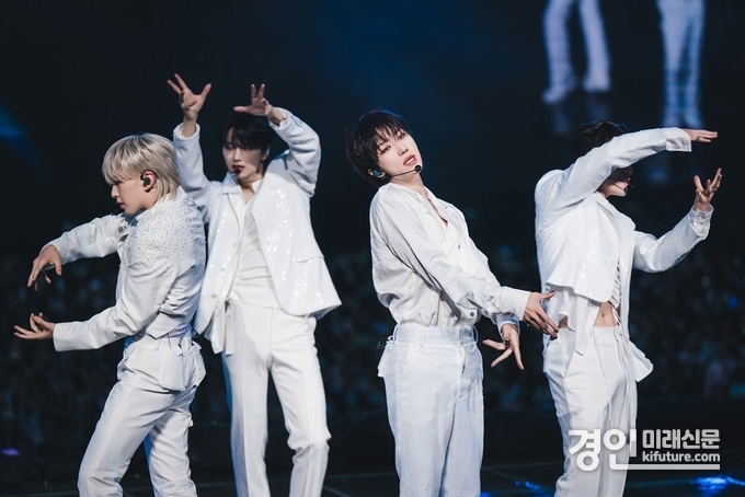 세븐틴 공연 실황 모습. <사진=CGV>