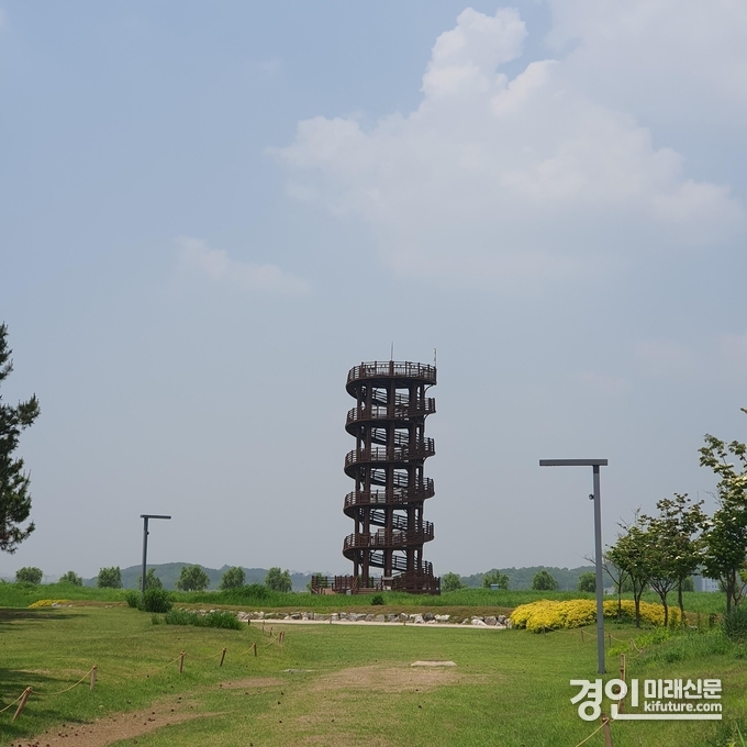 갯골생태공원 흔들전망대 모습. <사진=시흥도시공사>