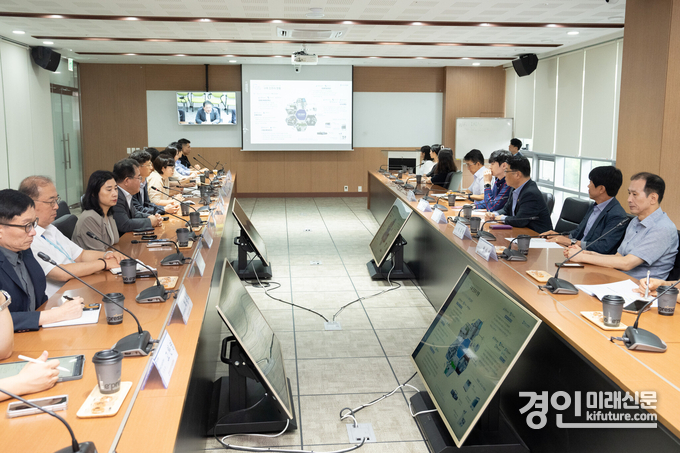 인천시의회 건설교통위원회가 현장방문을 실시하고 있다. <사진=인천시의회>