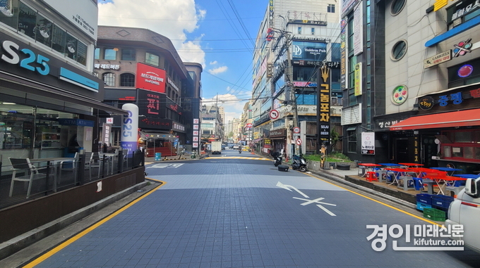 ‘인계동 중심상가 보행환경 개선사업’이 완료된 모습. <사진=수원시> 