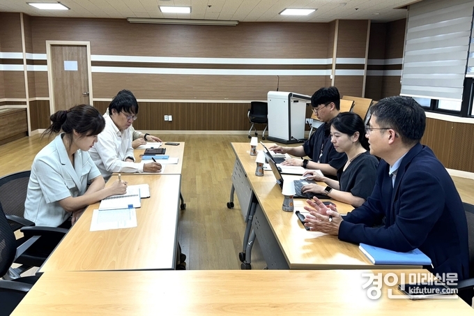 경기도교육청이 성남교육지원청(분당)을 방문해 컨설팅하고 있다. <사진=경기도교육청>