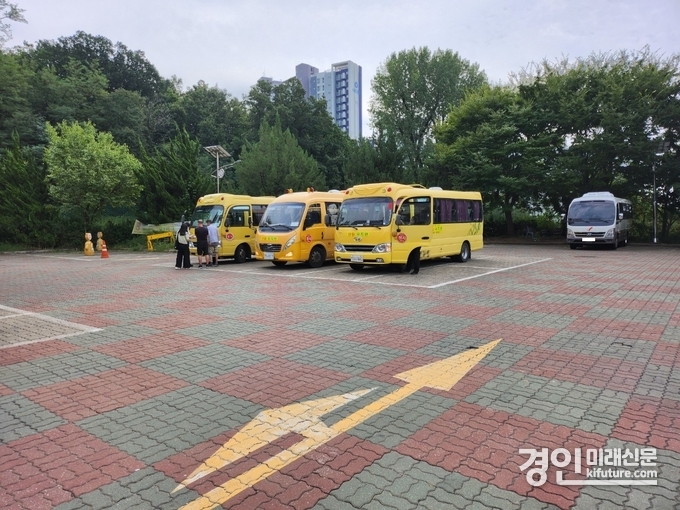 인천광역시북부교육지원청이 관계부처 합동 어린이 통학버스 안전 점검을 실시하고 있다. <사진=인천시교육청>