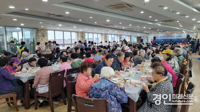 인천 미추홀구가 경로 행사를 진행하고 있다. <사진=미추홀구>