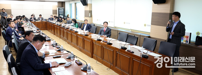 인천시의회가 예산심사 전문성을 강화하기 위해 특별 교육을 진행하고 있다. <사진=인천시의회>