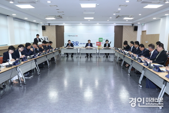 이동환 고양시장이 지난 6일 간부회의를 주재하고 있다. <사진=고양시>