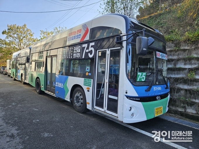 7-5번 저장전기버스 모습. <사진=오산시>