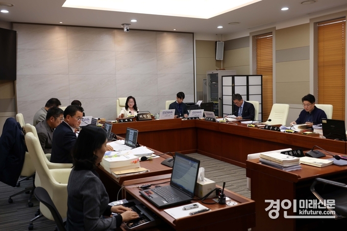 평택시의회 예산결산특별위원회가 예산심의를 진행하고 있다. <사진=평택시의회>