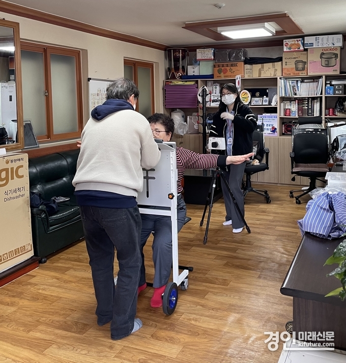 안산시가 노인 대상 결핵 조기발견·관리 위해 찾아가는 검진을 실시하고 있다. <사진=안산시>
