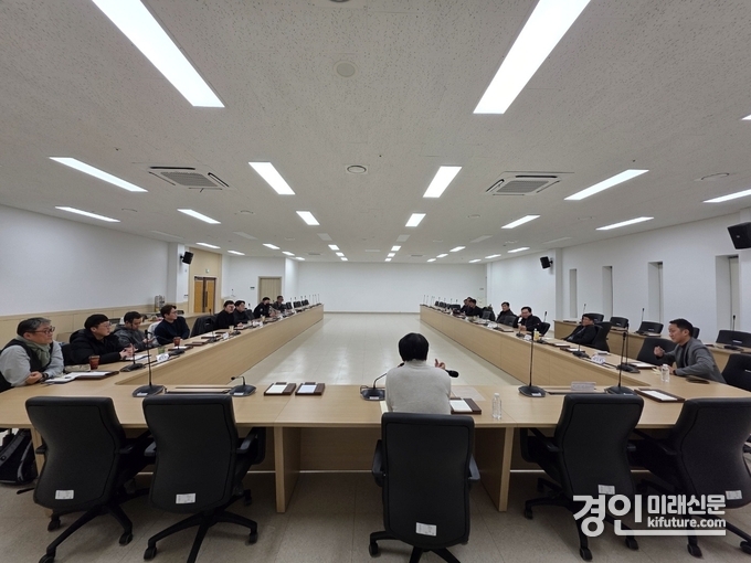 시흥도시공사노동조합이 2025년 제1회 경기도 지방공기업 노동조합 협의회를 열고 있다. <사진=시흥도시공사>