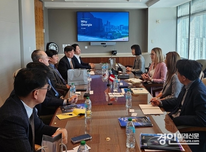 경기도 미국 통상환경조사단이 미국 조지아주 관계자들과 면담을 하고 있다. <사진=경기도>