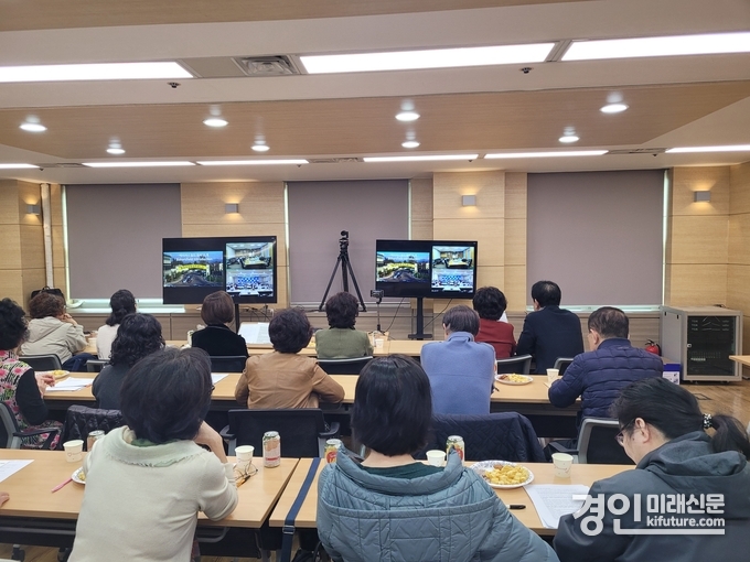 부천시민들이 미국 베이커스필드시민들이 온라인으로 교류를 하고 있다. <사진=부천시>