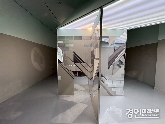 오택관, '마주하는 심연' 2025. <사진=수원시립미술관>