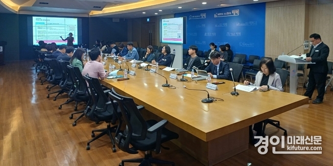 평택시 아동친화도시 조성전략 회의를 진행하고 있다. <사진=평택시>