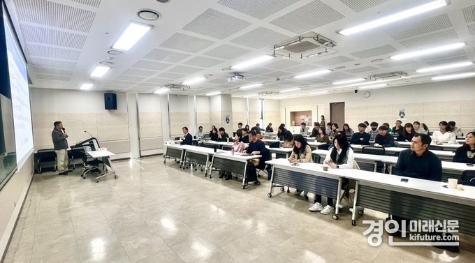 화성특례시가 공직자및 공공기관 직원을 대상으로 AI 역량 강화 교육을 실시하고 있다. <사진=화성시>