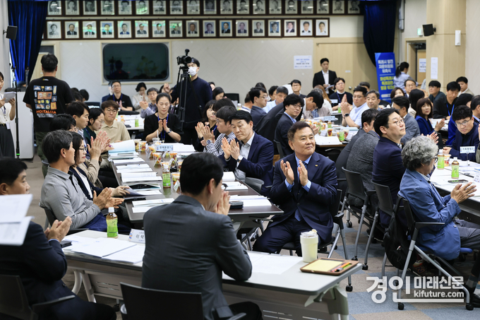20일 화성시가 시청 대회의실에서 특례시 특례권한 발굴 워크숍을 진행하고 있다. <사진=화성시>