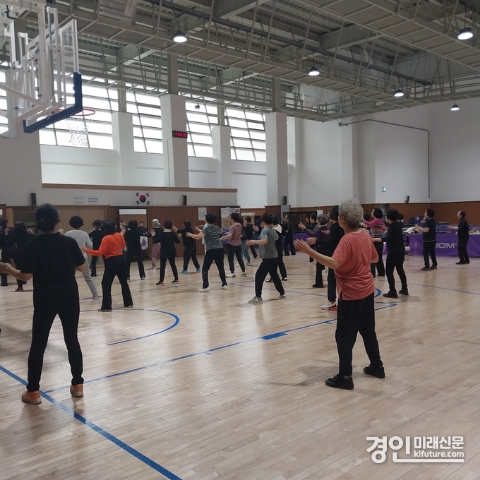인천 남동구가 생활체육무료교실을 진행하고 있다. <사진=남동구>
