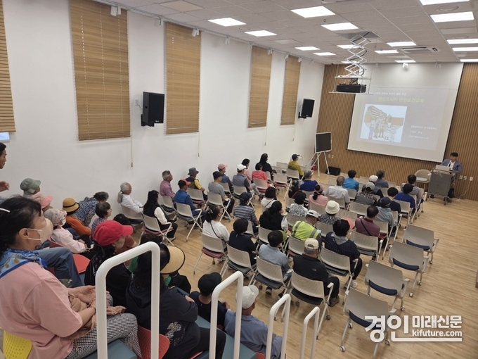 여주시가 폭염 대비 현업근로자를 대상응로 안전보건교육을 실시하고 있다. <사진=여주시>