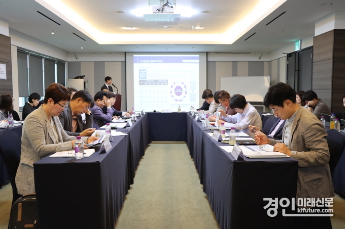 경기도의회 건설교통연구회가 ‘농·어촌 똑버스 운영’ 효율화를 위한 연구 용역 착수보고회를 열고 있다. <사진=경기도의회>