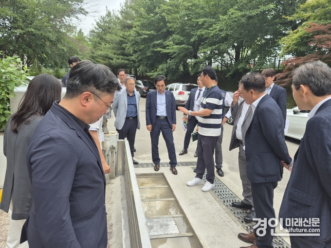 화성도시공사가 화성국민체육센터에서 여름철 풍수해에 대비 재난대응체계 점검을 실시하고 있다. <사진=HU공사>