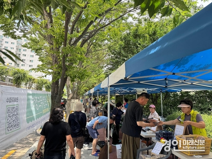 군포시 대야동이 로컬푸드 장터를 개최하고 있다. <사진=군포시> 