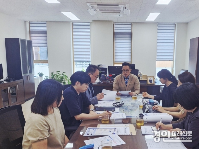 남양주시 다산행정복지센터가 민생회복 소비쿠폰 신청·접수 지원을 위해 유관기관 회의를 개최하고 있다. <사진=남양주시>