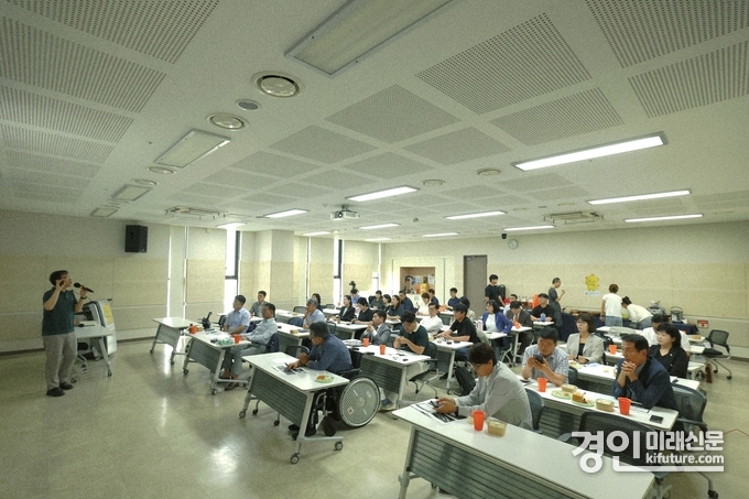 화성시의회가 법정의무 교육을 실시하고 있다. <사진=화서시의회>