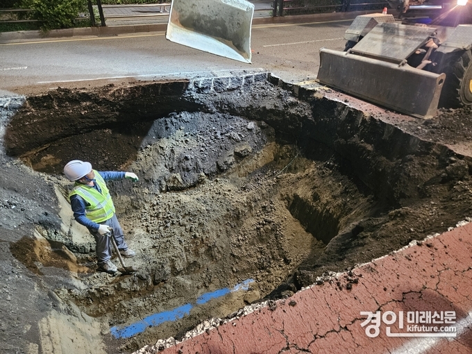 인천 연수구가 ‘지반침하’ 복구 공사를 진행하고 있다. <사진=연수구>
