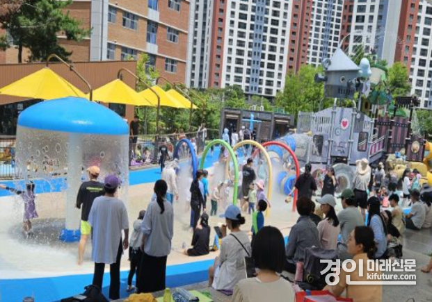 인천 서구가 ‘우리동네 워터파크’를 운영하고 있다. <사진=서구>