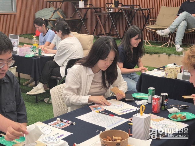 광명시가 청년 일상을 정책으로 담아내는 ‘프리즘 매거진' 프로젝트를 진행하고 있다. <사진=광명시>